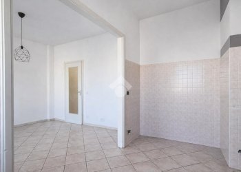 Three-room apartment Corso IV Novembre, Bra - photo 8