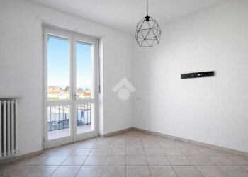 Three-room apartment Corso IV Novembre, Bra - photo 11