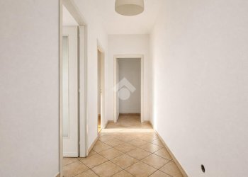 Three-room apartment Corso IV Novembre, Bra - photo 15