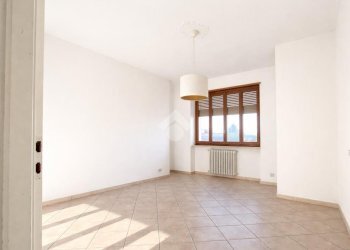 Three-room apartment Corso IV Novembre, Bra - photo 17