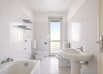 Three-room apartment Corso IV Novembre, Bra - photo 27
