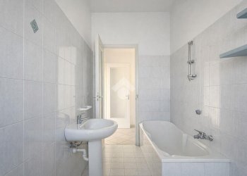 Three-room apartment Corso IV Novembre, Bra - photo 28