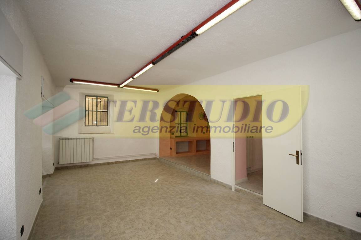 Foto 3 - Negozio Via Lega Lombarda
 
snc, Pontida - foto 3