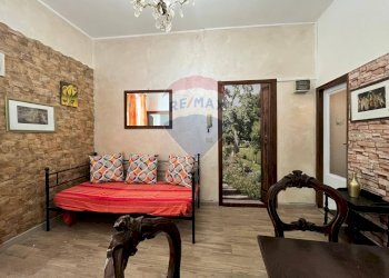 Soggiorno - Bilocale Via San Giuseppe
 
19, Porto Ceresio - foto 12