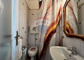 Bagno - Bilocale Via San Giuseppe
 
19, Porto Ceresio - foto 14