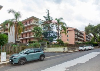 Edificio all\'aperto - Appartamento Via Giuseppe Leonardi
 
13, Aci Catena - foto 1