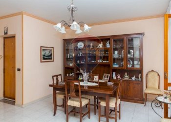 Sala da pranzo - Appartamento Via Giuseppe Leonardi
 
13, Aci Catena - foto 6