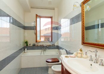 Bagno - Appartamento Via Giuseppe Leonardi
 
13, Aci Catena - foto 10