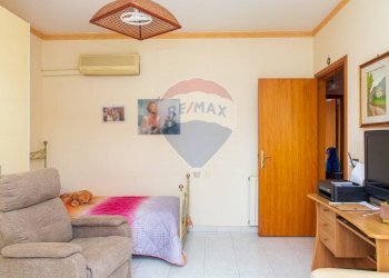 Soggiorno - Appartamento Via Giuseppe Leonardi
 
13, Aci Catena - foto 17