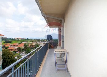 Balcone - Appartamento Via Giuseppe Leonardi
 
13, Aci Catena - foto 33