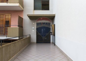 Terrazza - Appartamento Via Giuseppe Leonardi
 
13, Aci Catena - foto 46