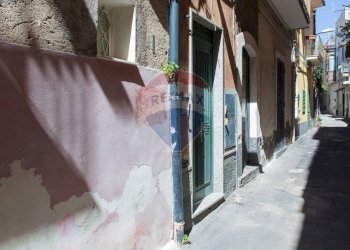 Portone - Appartamento Vico Felice
 
7/A, Paterno - foto 3