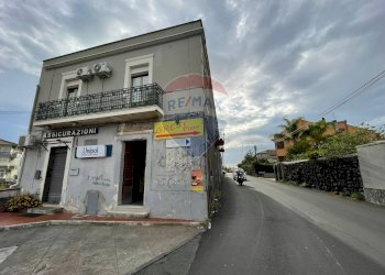 Edificio all\'aperto - Laboratorio Via San Giovanni Galermo
 
3/4/5, Gravina di Catania - foto 1