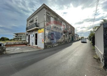 Edificio all\'aperto - Laboratorio Via San Giovanni Galermo
 
3/4/5, Gravina di Catania - foto 5