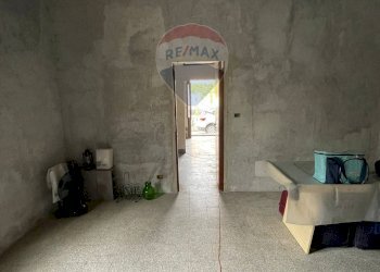 Stanza vuota - Laboratorio Via San Giovanni Galermo
 
3/4/5, Gravina di Catania - foto 12