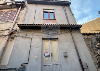Casa all\'aperto - Casa indipendente via mangano
 
17, Maletto - foto 1