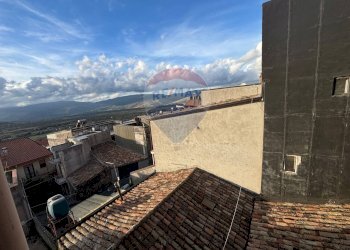 Edificio all\'aperto - Casa indipendente via mangano
 
17, Maletto - foto 9