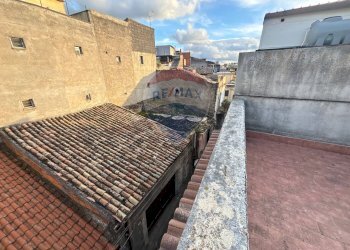 Edificio all\'aperto - Casa indipendente via mangano
 
17, Maletto - foto 22