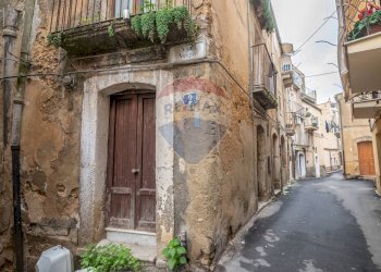 Edificio all\'aperto - Casa semi indipendente Via Celso
 
101bis, Caltagirone - foto 23