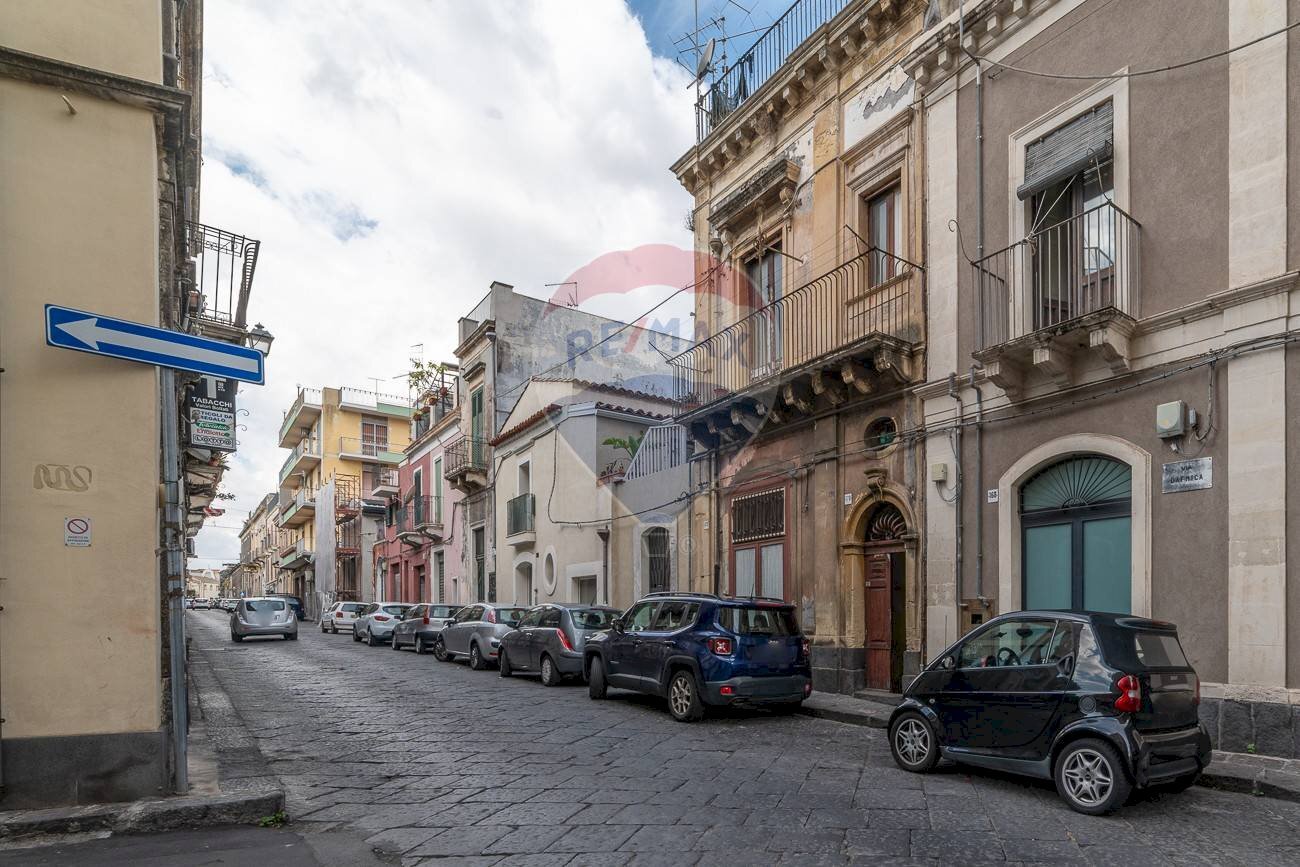 Edificio all\'aperto - Casa indipendente Via Dafnica
 
188, Acireale - foto 1