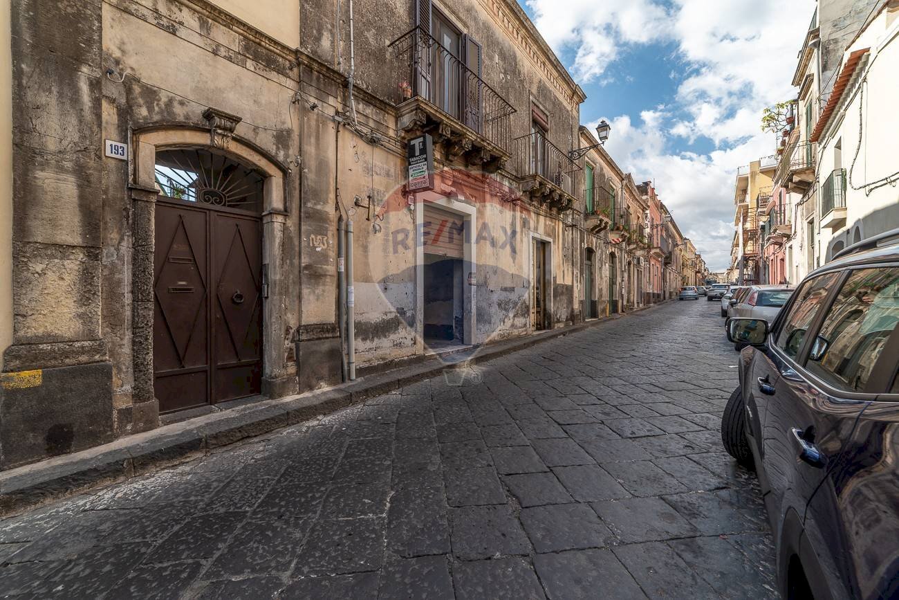 Edificio all\'aperto - Shop Via Dafnica
 
193, Acireale - photo 1