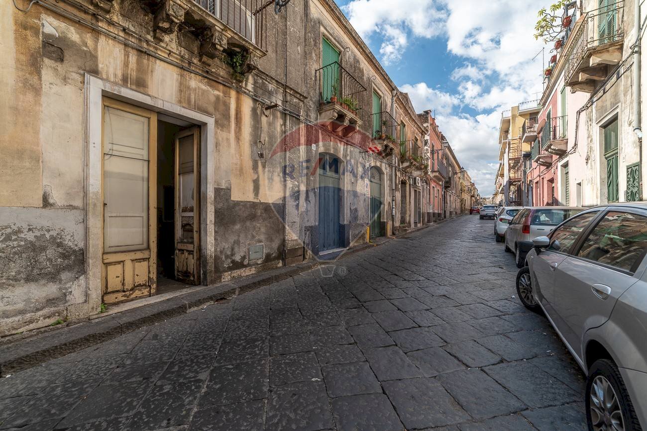 Edificio all\'aperto - Shop Via Dafnica
 
193, Acireale - photo 3