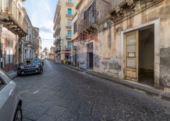 Edificio all\'aperto - Shop Via Dafnica
 
193, Acireale - photo 4