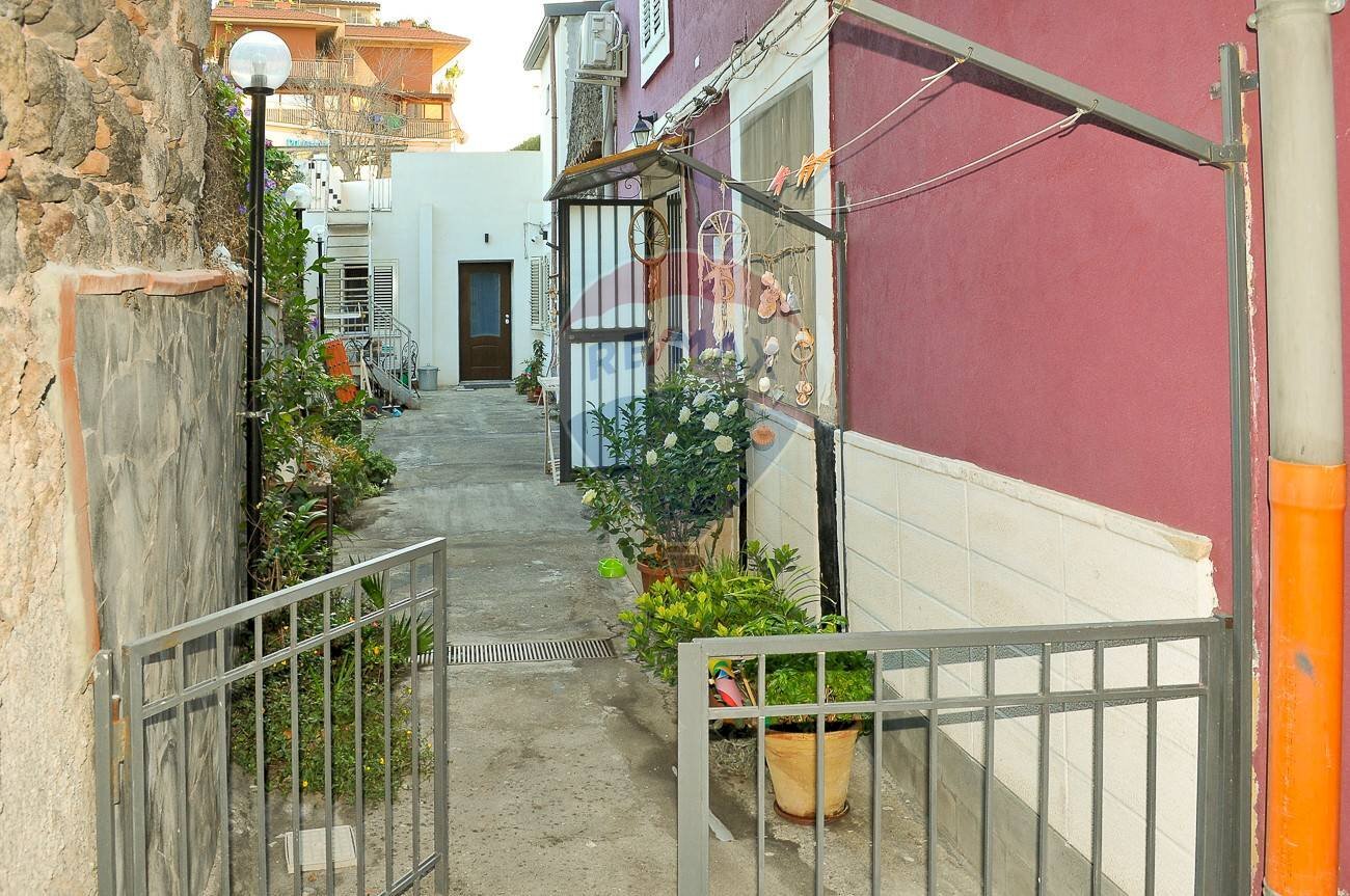 Terrazza - Casa indipendente Via Curia
 
77, Catania - foto 2