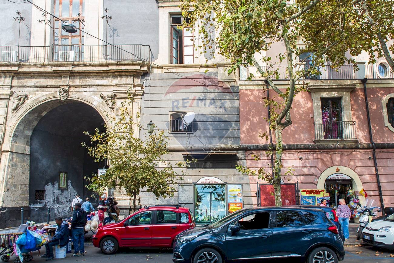 Edificio all\'aperto - Negozio Via Cardinale Benedetto Giuseppe Dusmet
 
15, Catania - foto 2