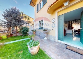 Giardino - Villa Via Quercioli
 
61, Massa - foto 1