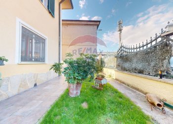 Giardino - Villa Via Quercioli
 
61, Massa - foto 4