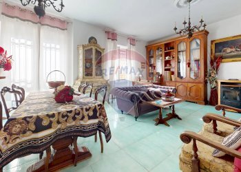 Sala da pranzo - Villa Via Quercioli
 
61, Massa - foto 18