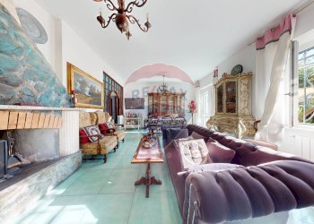 Soggiorno - Villa Via Quercioli
 
61, Massa - foto 20