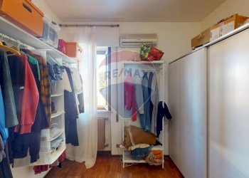 Cabina armadio - Villa a Schiera Viareggio - foto 24