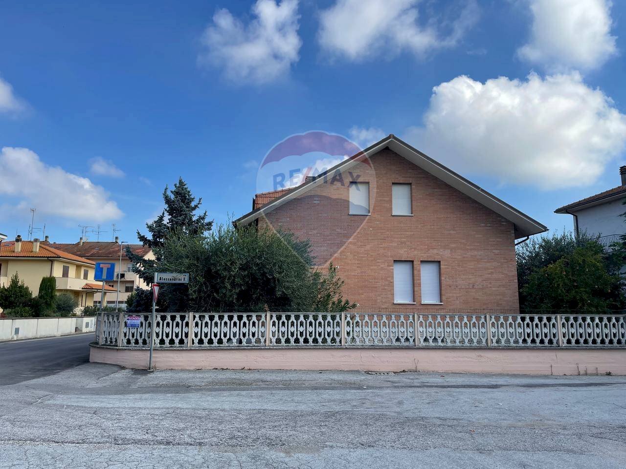 Casa all\'aperto - Villa Via Occorsio
 
2, Mondolfo - foto 1