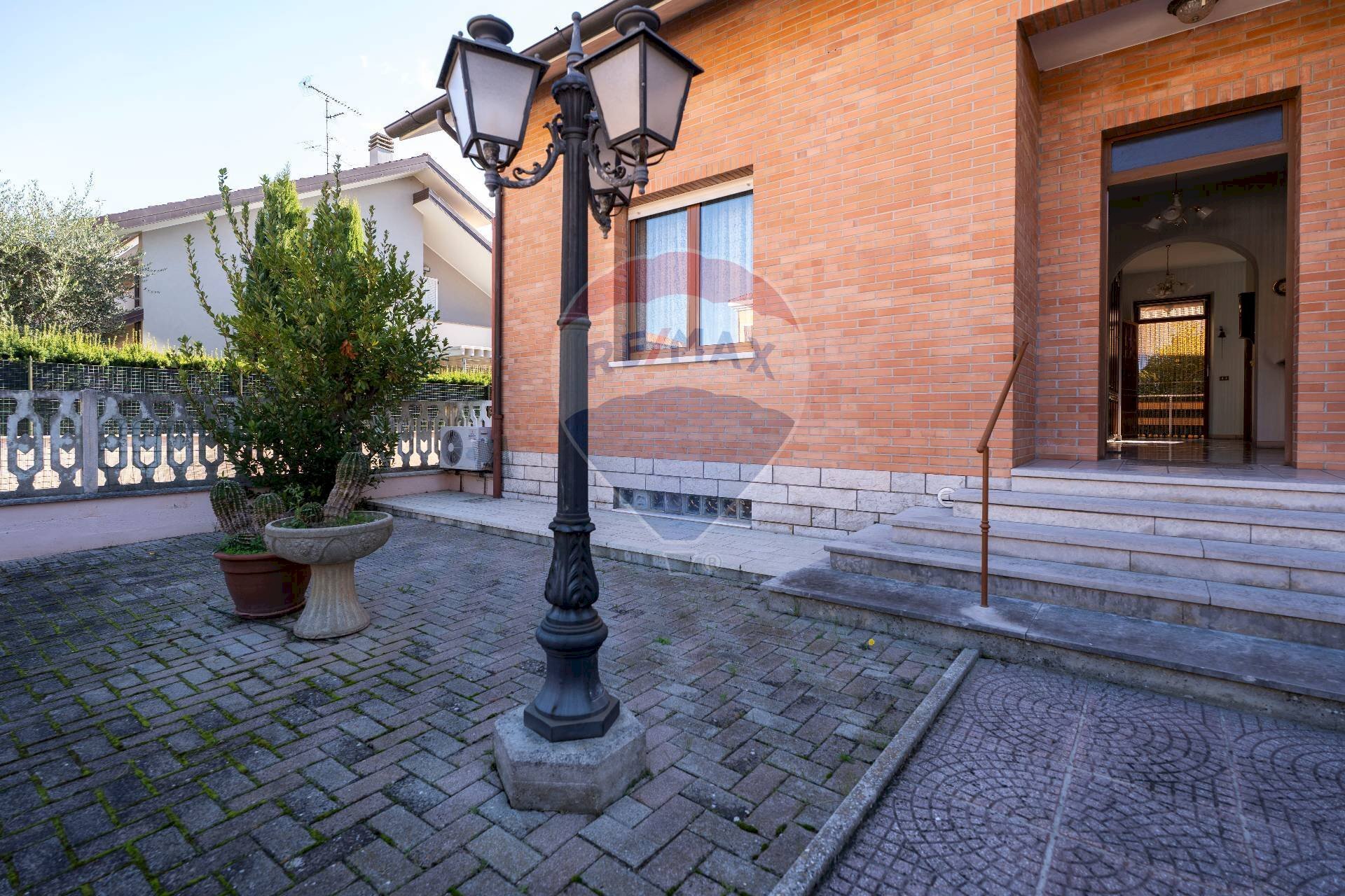 Esterno davanti - Villa Via Occorsio
2, Mondolfo - foto 3