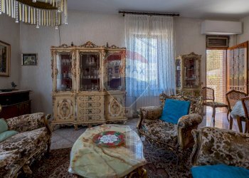 Soggiorno - Villa Via Occorsio
 
2, Mondolfo - foto 12