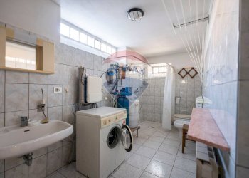 Bagno/lavanderia - Villa Via Occorsio
 
2, Mondolfo - foto 42