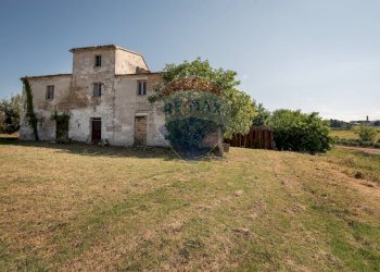 Casa all\'aperto - Rustico via Serra
 
9, San Marcello - foto 8