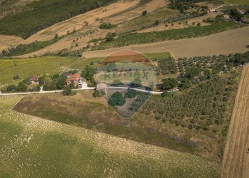 Vista delle montagne - Rustico via Serra
 
9, San Marcello - foto 10