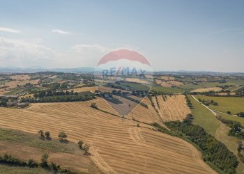 Vista delle montagne - Rustico via Serra
 
9, San Marcello - foto 14