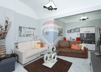 Soggiorno - Trilocale Via Naumachia
 
119, Catania - foto 1