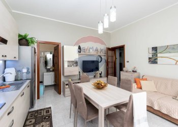 Sala da pranzo - Trilocale Via Naumachia
 
119, Catania - foto 25