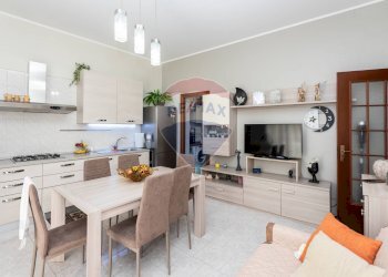 Sala da pranzo - Trilocale Via Naumachia
 
119, Catania - foto 26