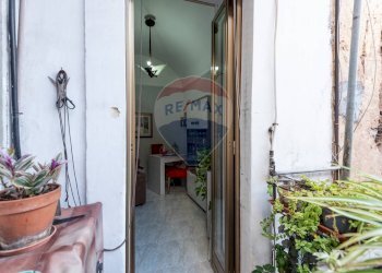 Hall / corridoio - Trilocale Via Naumachia
 
119, Catania - foto 35