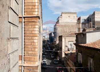 Edificio all\'aperto - Trilocale Via Naumachia
 
119, Catania - foto 39