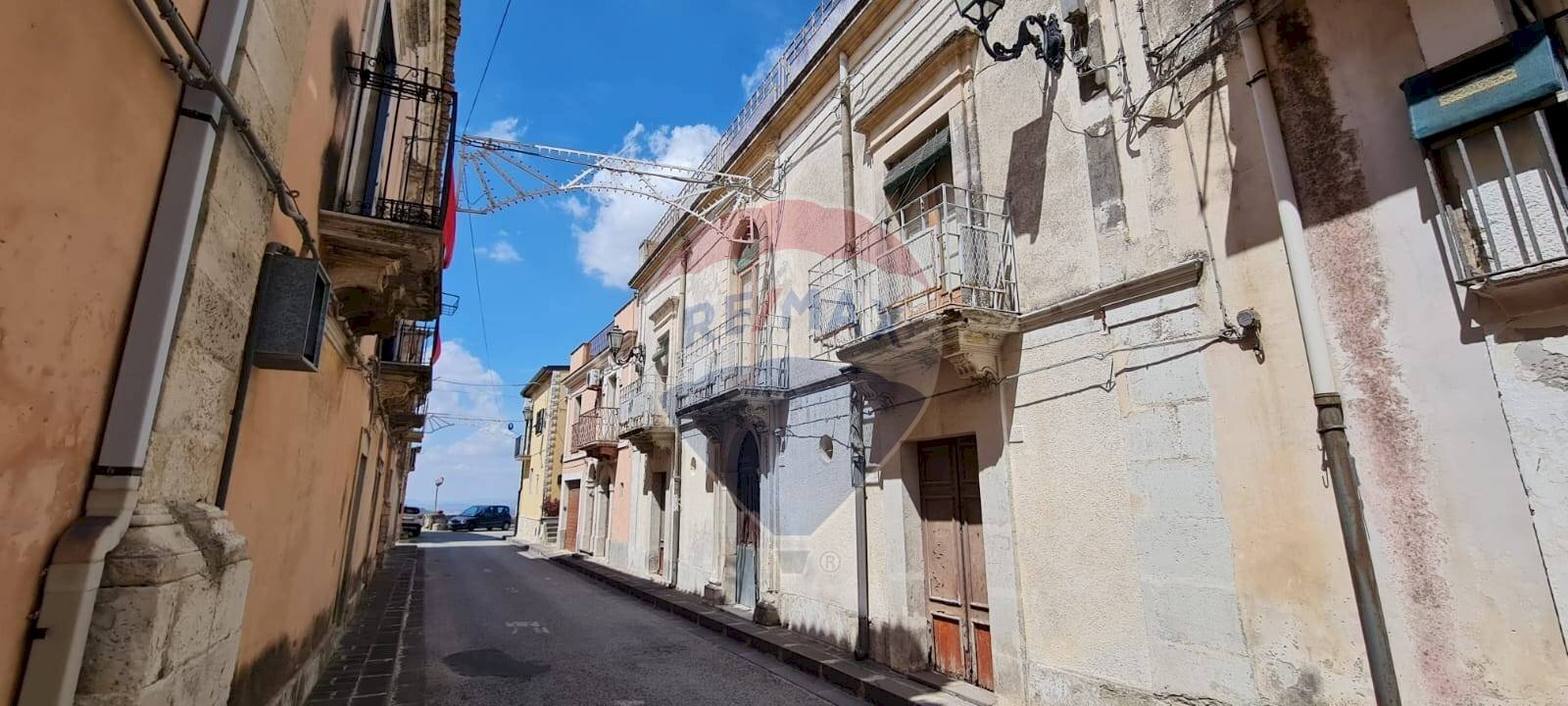 Edificio all\'aperto - Semi-detached house Via Roma
 
245/247, Monterosso Almo - photo 1