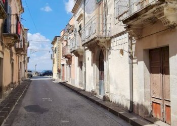 Edificio all\'aperto - Casa semi indipendente Via Roma
 
245/247, Monterosso Almo - foto 2