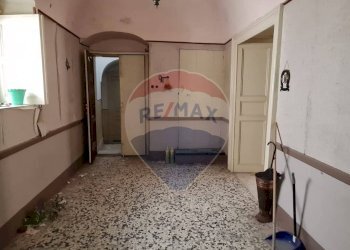 Hall / corridoio - Casa semi indipendente Via Roma
 
245/247, Monterosso Almo - foto 8