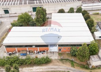 Edificio all\'aperto - Capannone Casalmaggiore - foto 24